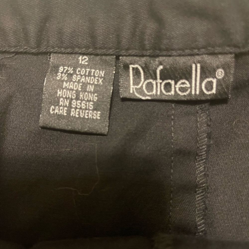Rafaella Women's 12 Classic Black Flat Front Capris - Picture 3 of 6